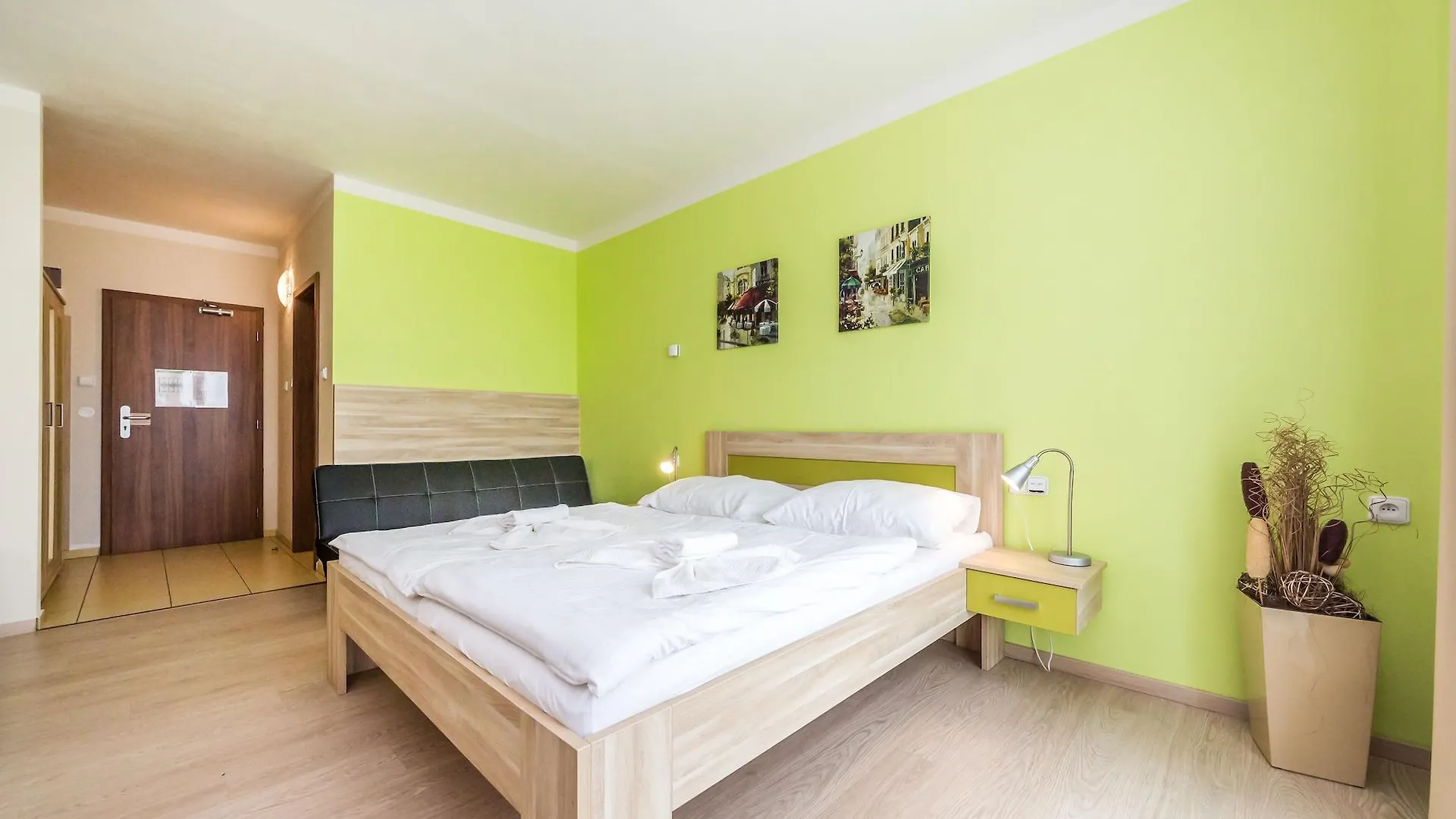 Nad Kralovnou Hotel & Restaurant Prague