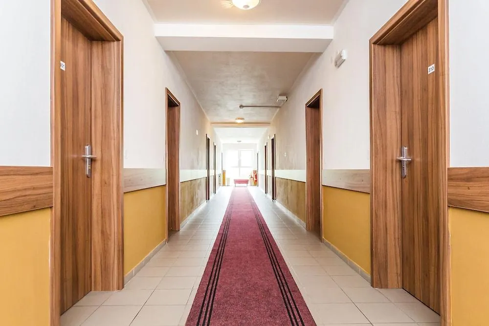 Nad Kralovnou Hotel & Restaurant Praga 3*,  Czechy