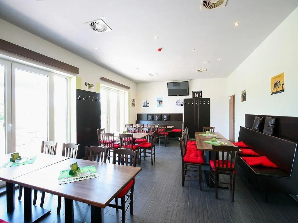 Nad Kralovnou Hotel & Restaurant Prague