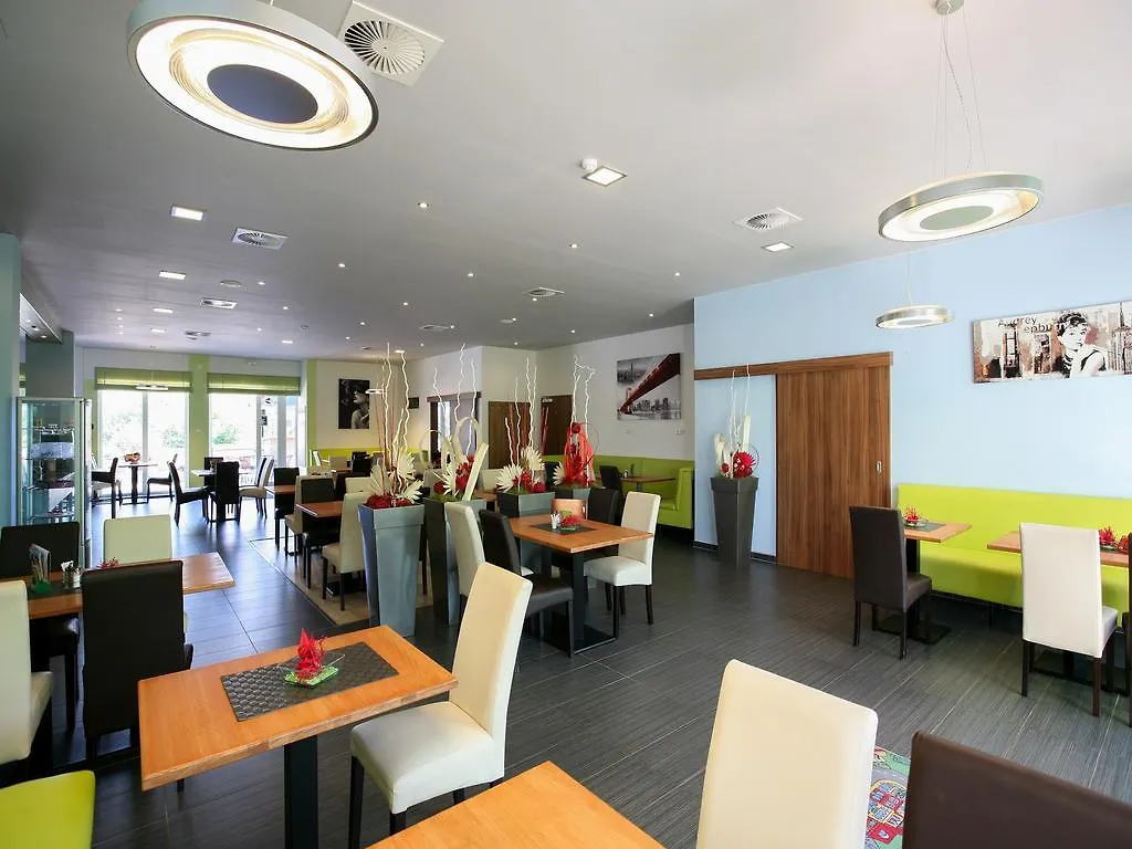 Nad Kralovnou Hotel & Restaurant Prague