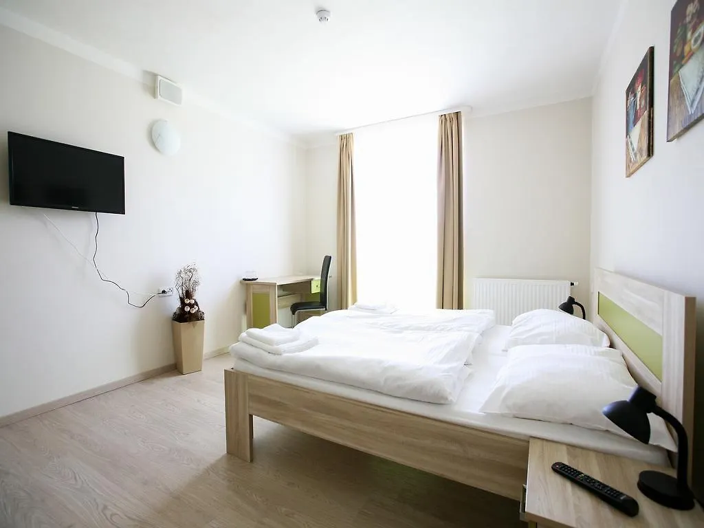 Nad Kralovnou Hotel & Restaurant Prague
