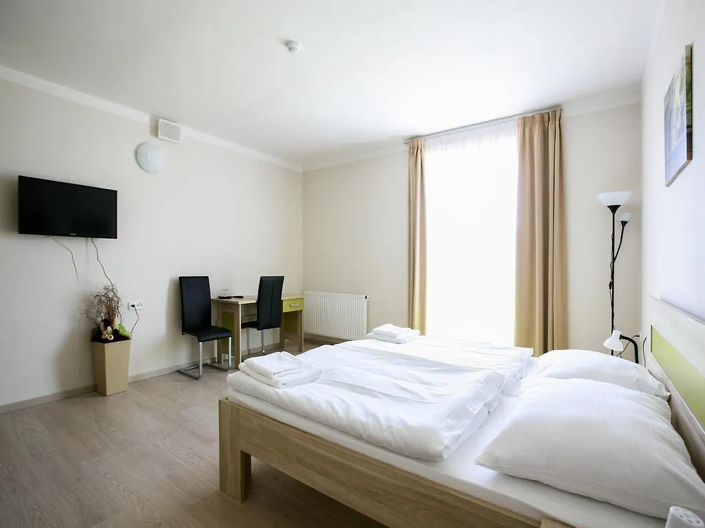 Nad Kralovnou Hotel & Restaurant Praga Czechy