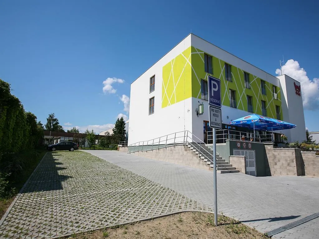 Nad Kralovnou Hotel & Restaurant Prague