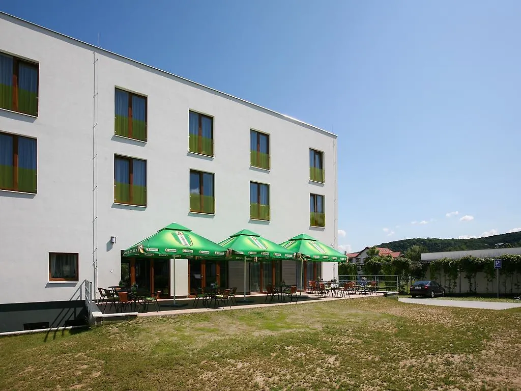 Nad Kralovnou Hotel & Restaurant Praga 3*,  Czechy
