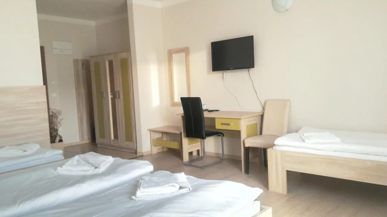 Nad Kralovnou Hotel & Restaurant Praga