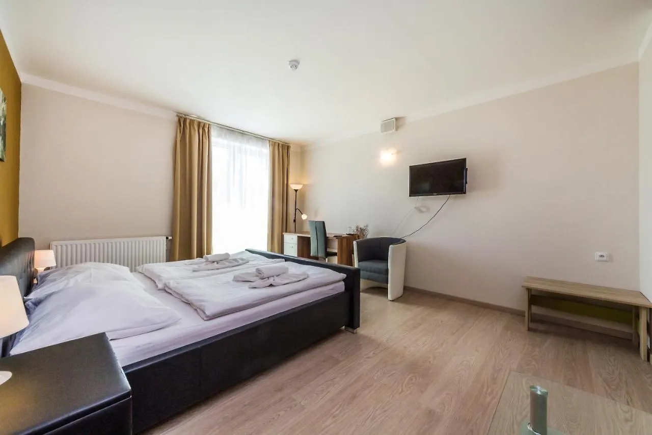 Nad Kralovnou Hotel & Restaurant Praga Czechy