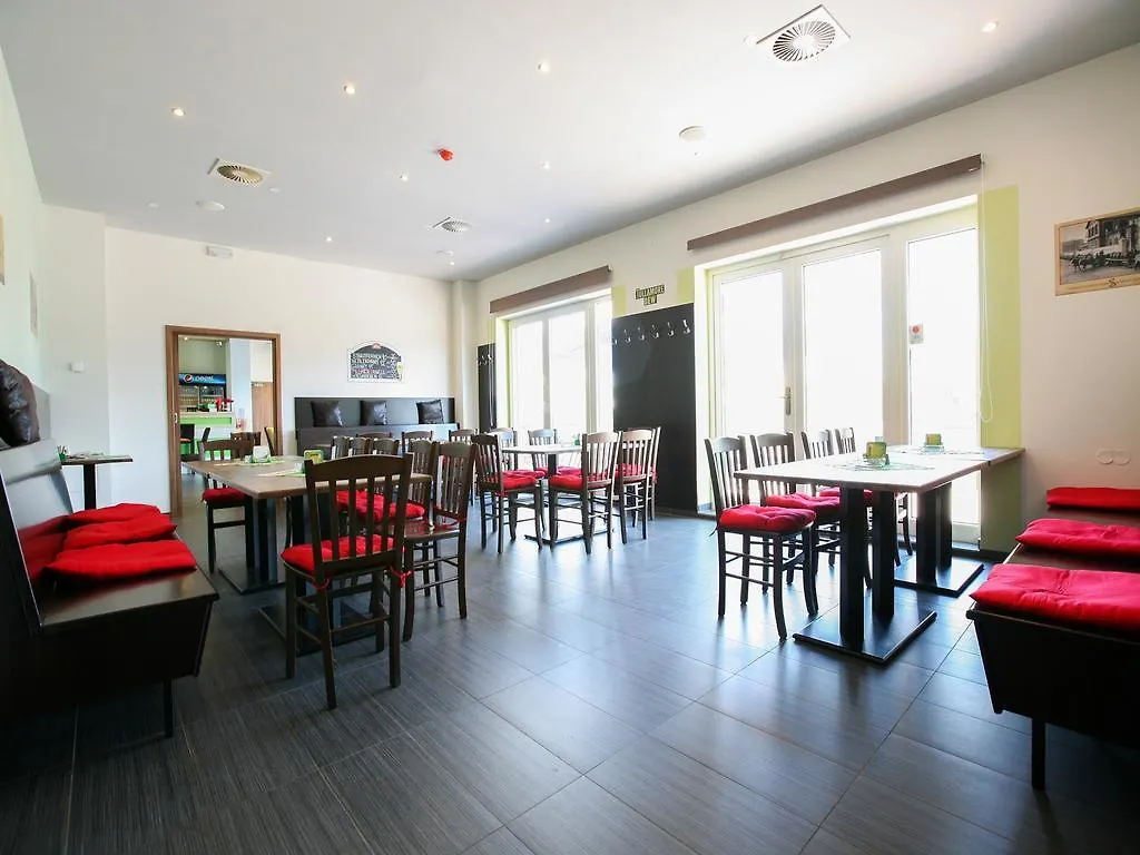 Nad Kralovnou Hotel & Restaurant Prag Çek Cumhuriyeti