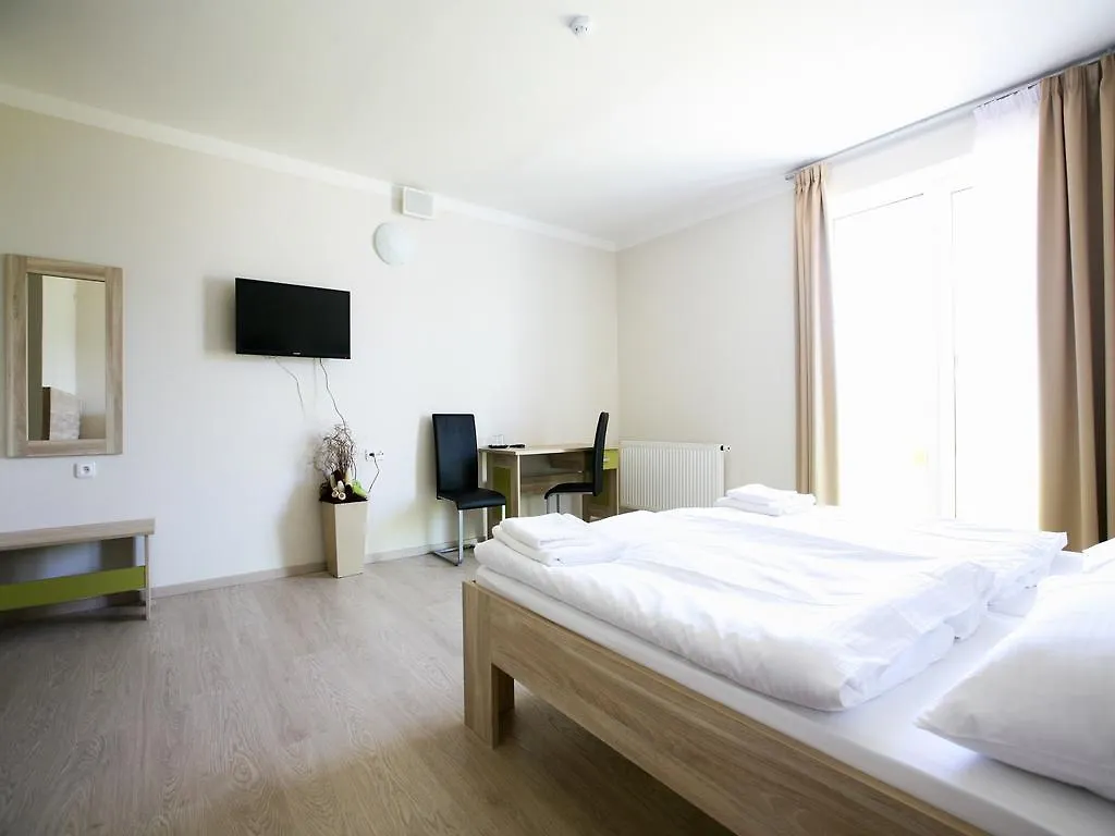 Nad Kralovnou Hotel & Restaurant Prag